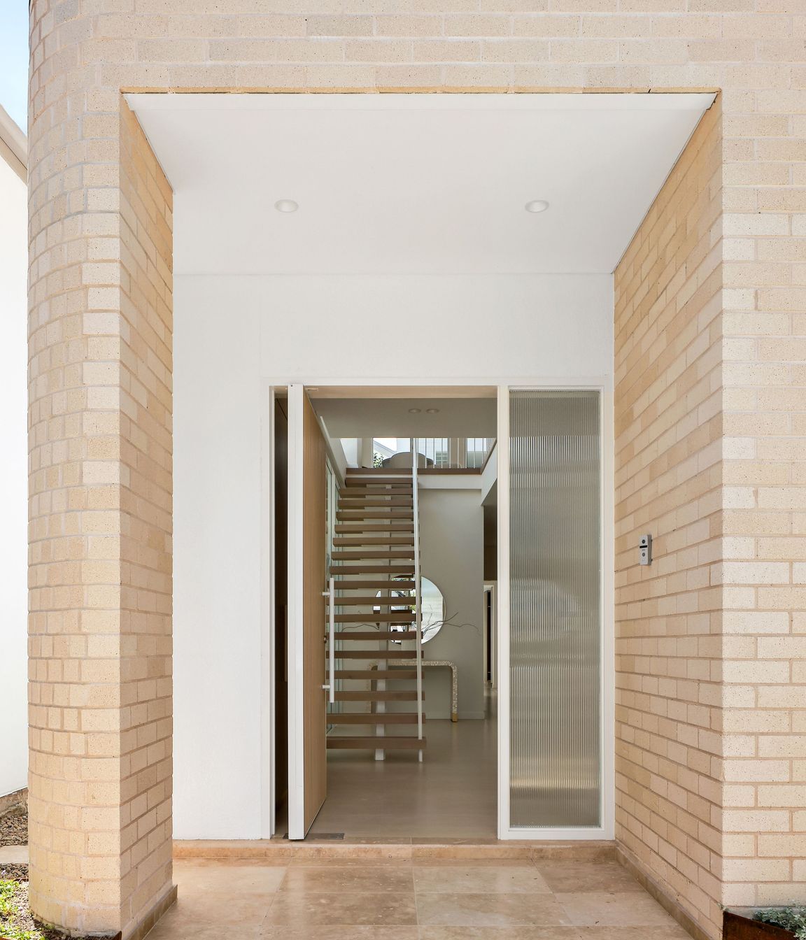 95FrancisStLeichhardtHighExterior2-v2.jpg
