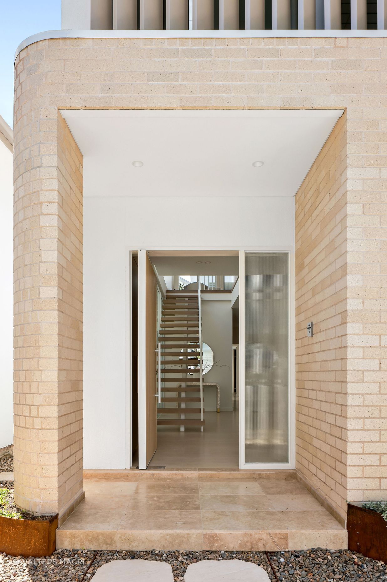 95FrancisStLeichhardtHighExterior2-v2.jpg