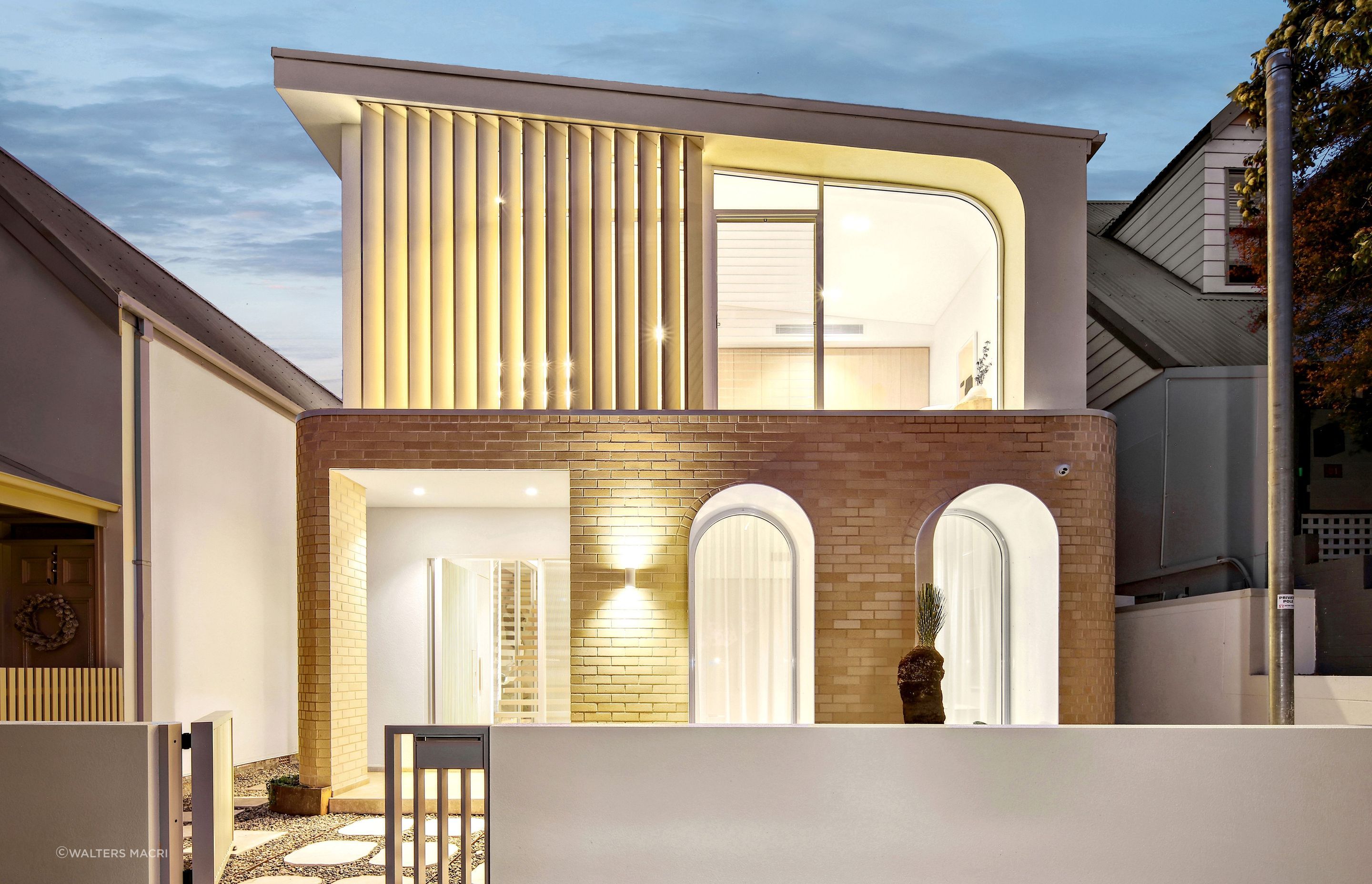 95FrancisStLeichhardtHighExterior3-v3.jpg