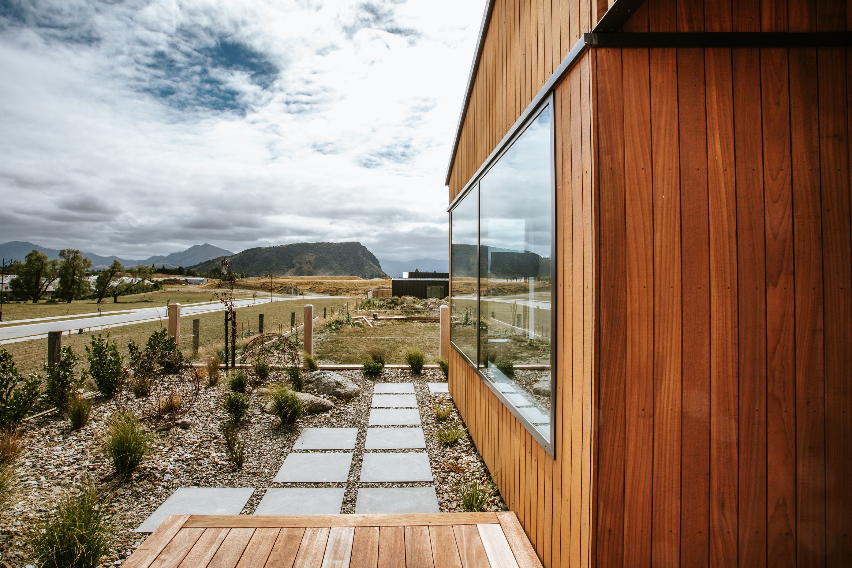 The stunning Wanaka setting provides jaw-dropping vistas from all aspects of the property.
