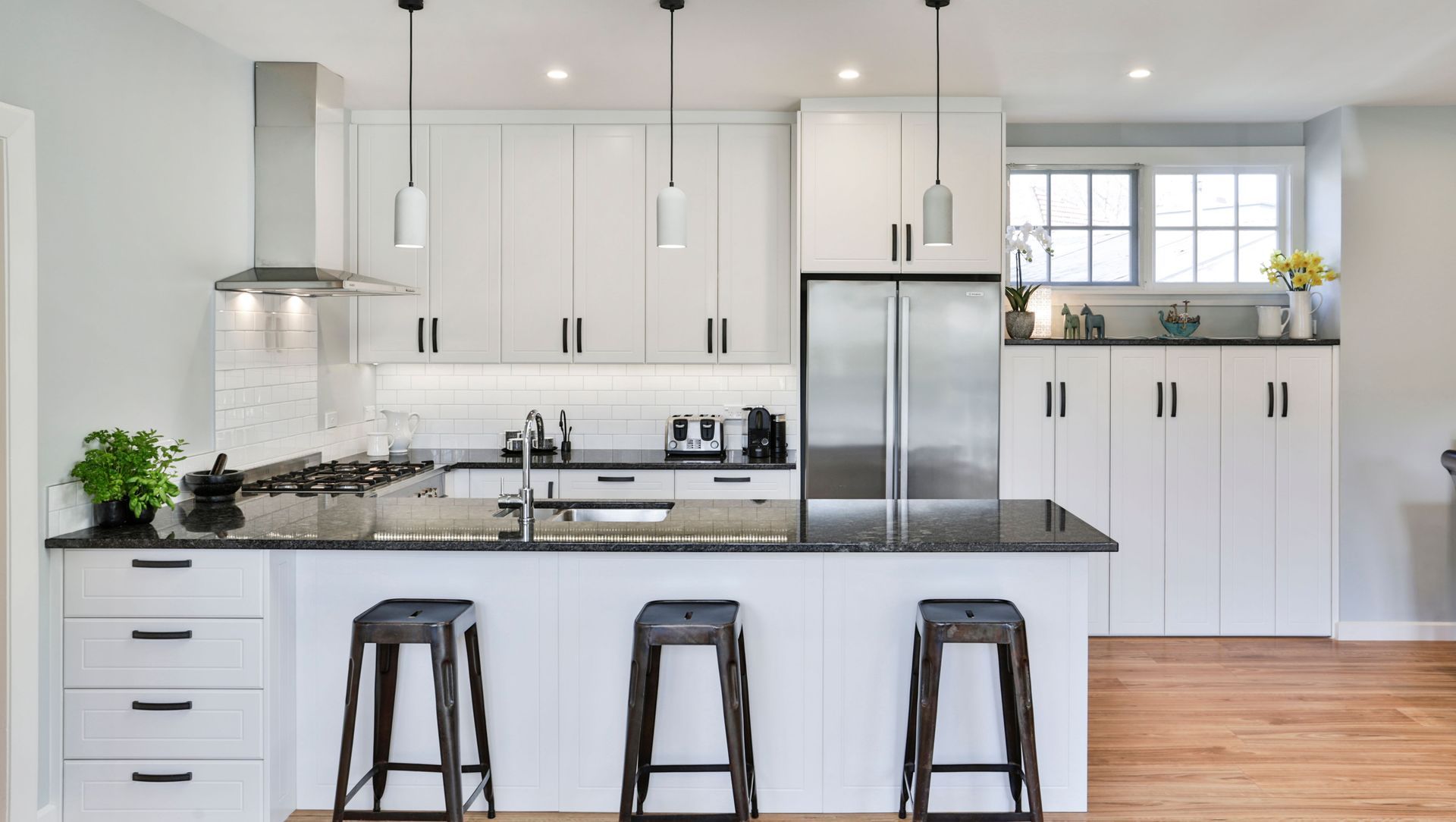 All Class In Capri banner