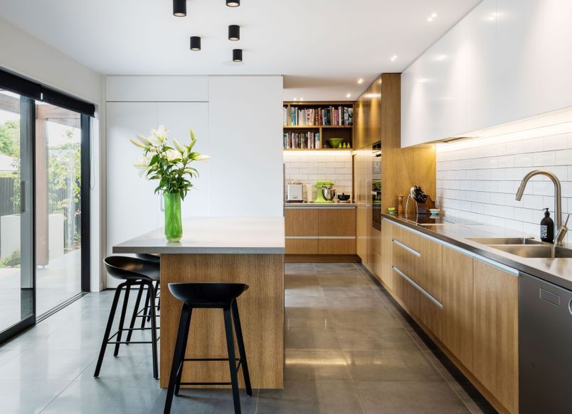 American White Oak Veneer Anchors Stylish Kitchen