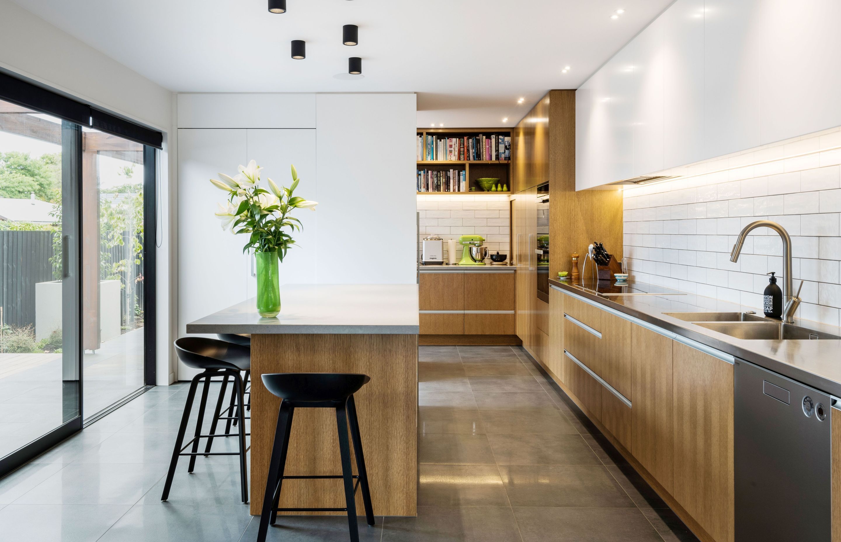 Bestwood Natural Veneer in Amercian White Oak - Crown Cut.   Alffrey + South Architects.  Photography Stephen Goodenough