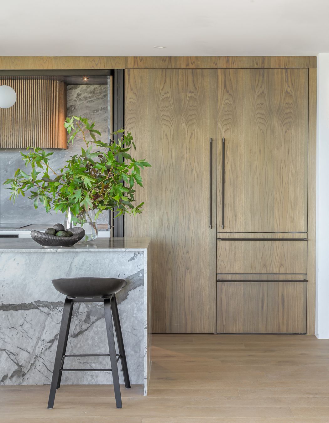 Prime Panels Natural Veneer in American White Oak. Designed by Kate Graham of Suede + Stone Interior Design.