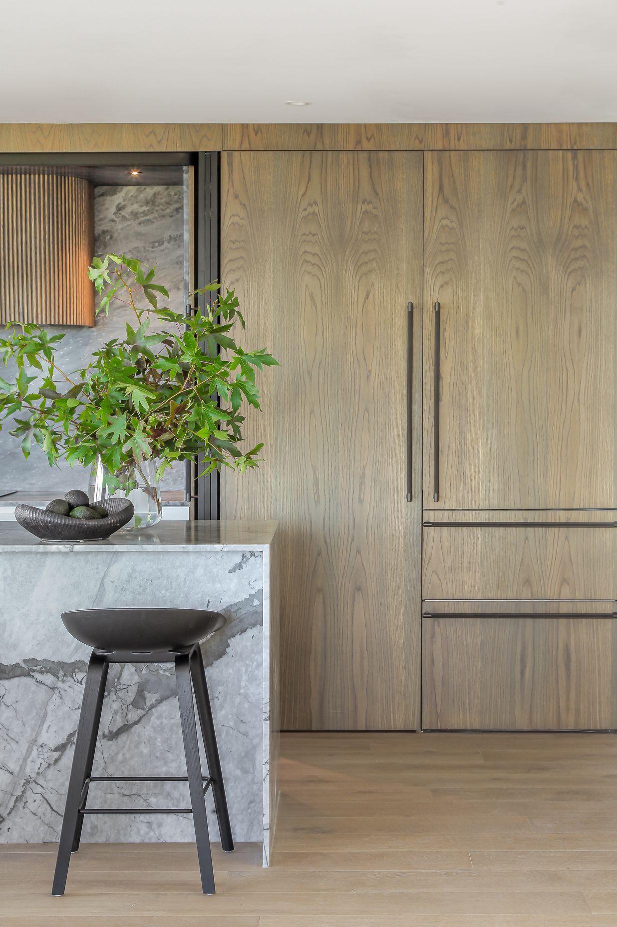 Prime Panels Natural Veneer in American White Oak. Designed by Kate Graham of Suede + Stone Interior Design.