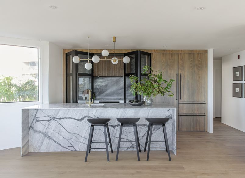 Moody and Mystic Prime Veneer Kitchen