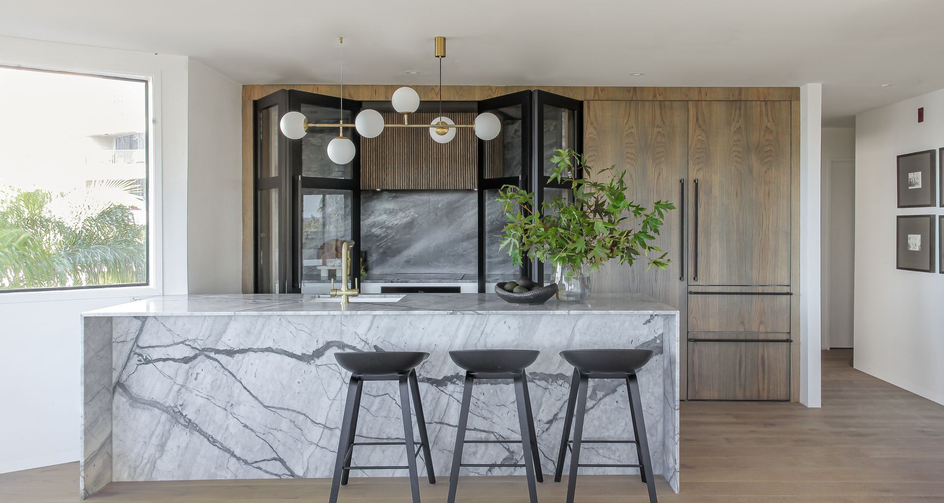 Moody and Mystic Prime Veneer Kitchen banner