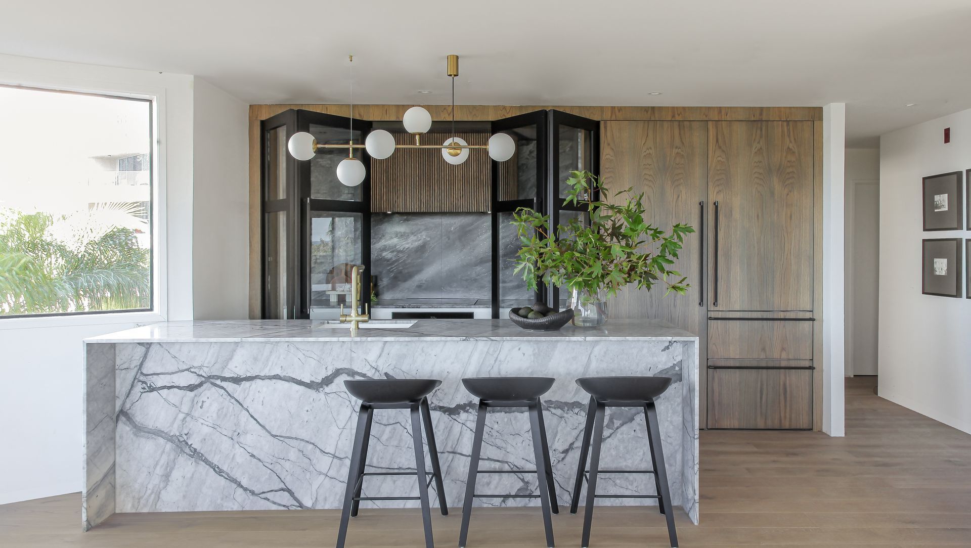 Moody and Mystic Prime Veneer Kitchen banner