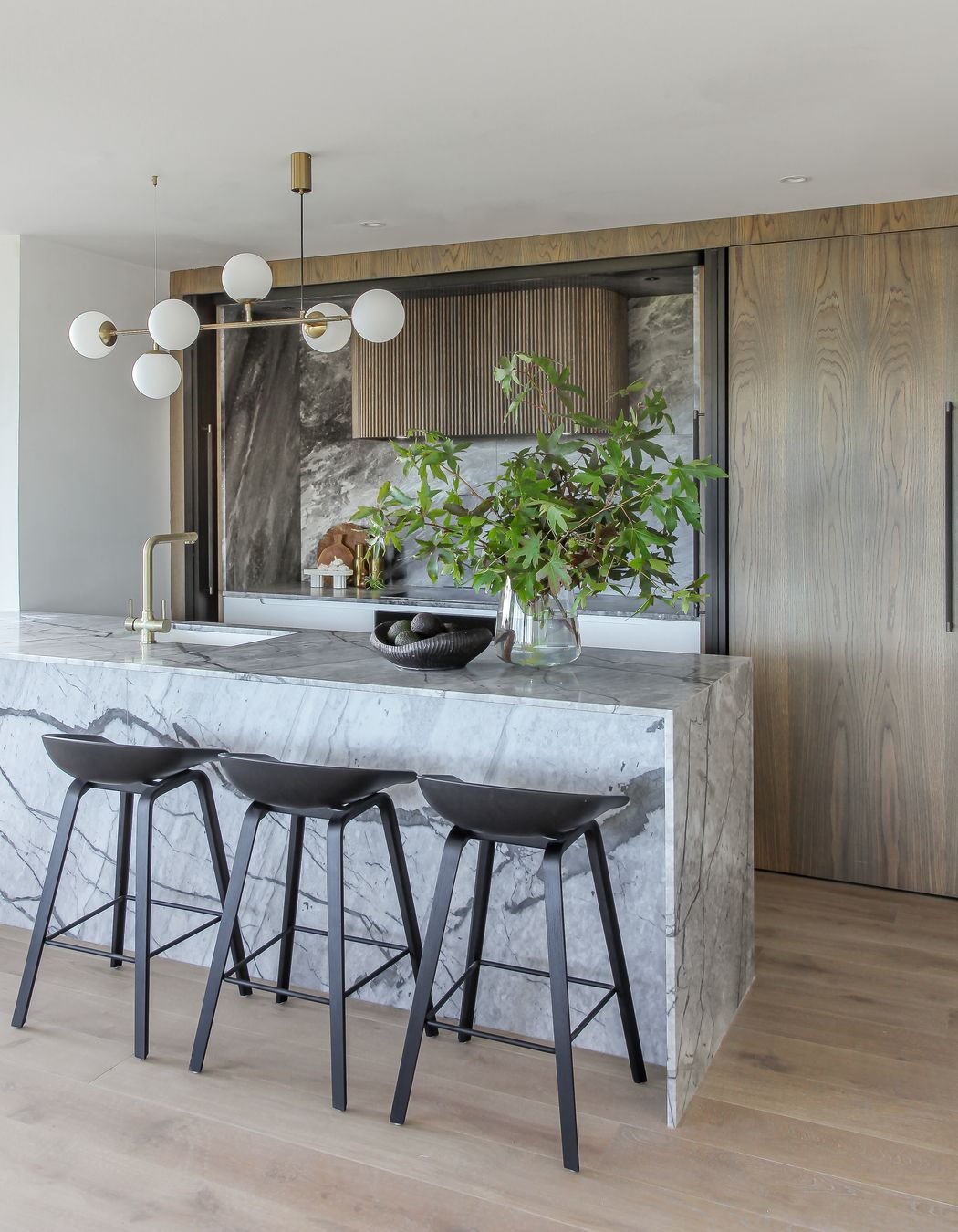 Prime Panels Natural Veneer in American White Oak. Designed by Kate Graham of Suede + Stone Interior Design.