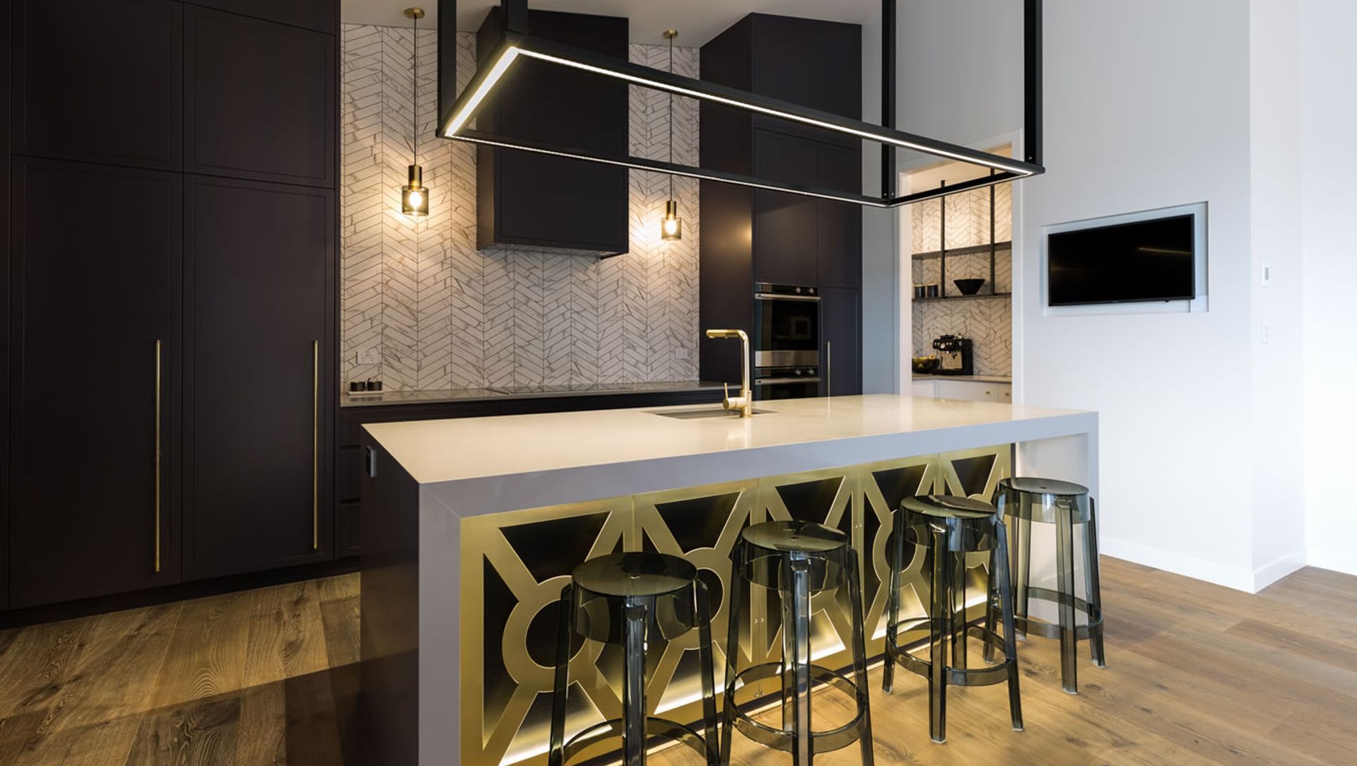 Chevron Splashback Kitchen Design banner
