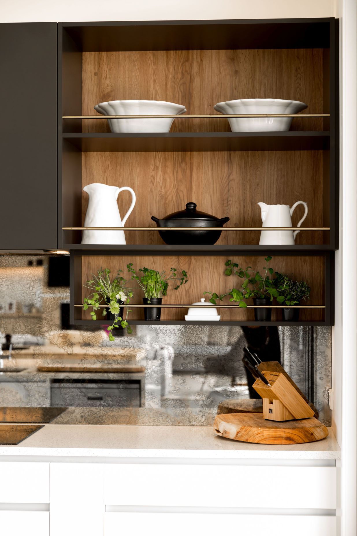 Bestwood Melamine, Carbon & Southern Oak. Design by Sophia Cole, Yellowfox.