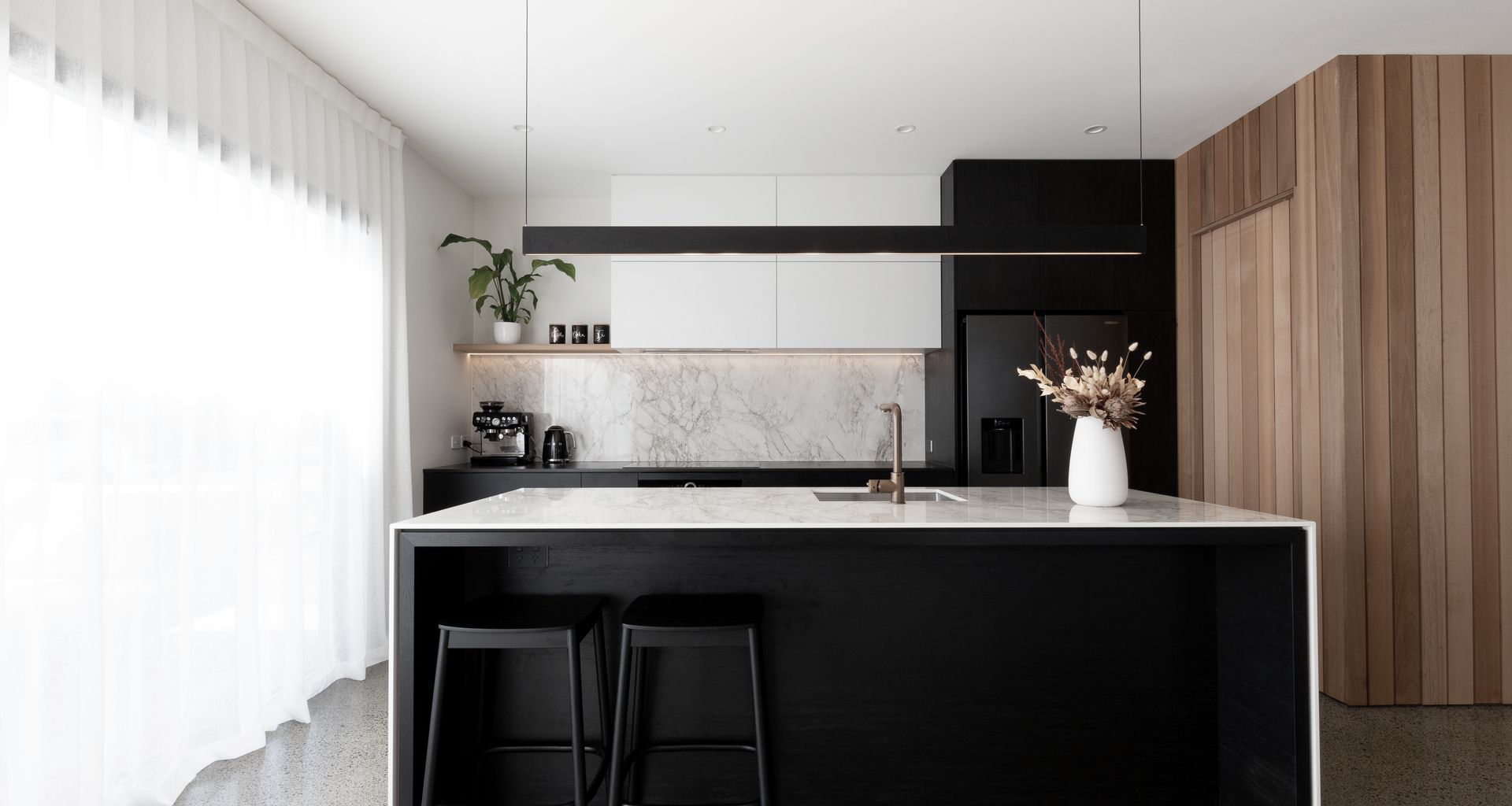 Melamine Duo Creates Perfect Contrast banner