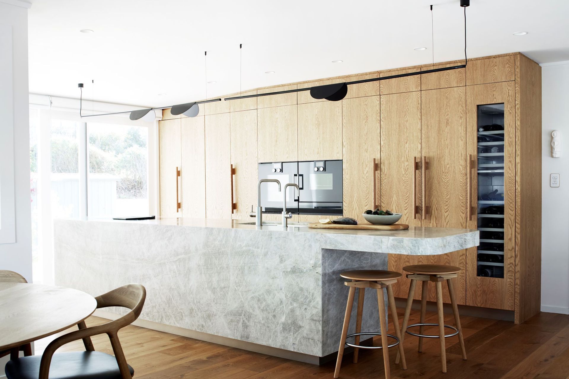 Bestwood Veneer, European Oak - Crown Cut. Design by Natalie Du Bois, Du Bois Designer Kitchens & Interiors