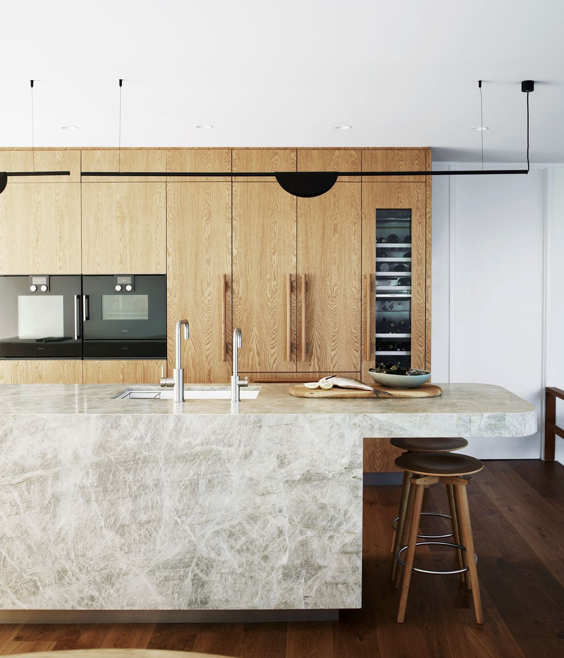 Bestwood Veneer, European Oak - Crown Cut. Design by Natalie Du Bois, Du Bois Designer Kitchens &amp; Interiors