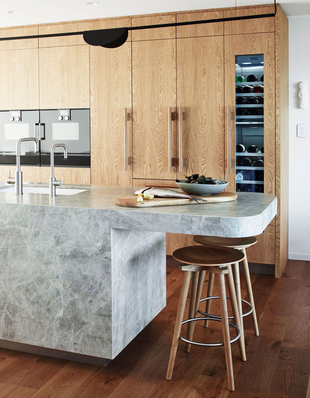 Bestwood Veneer, European Oak - Crown Cut. Design by Natalie Du Bois, Du Bois Designer Kitchens & Interiors