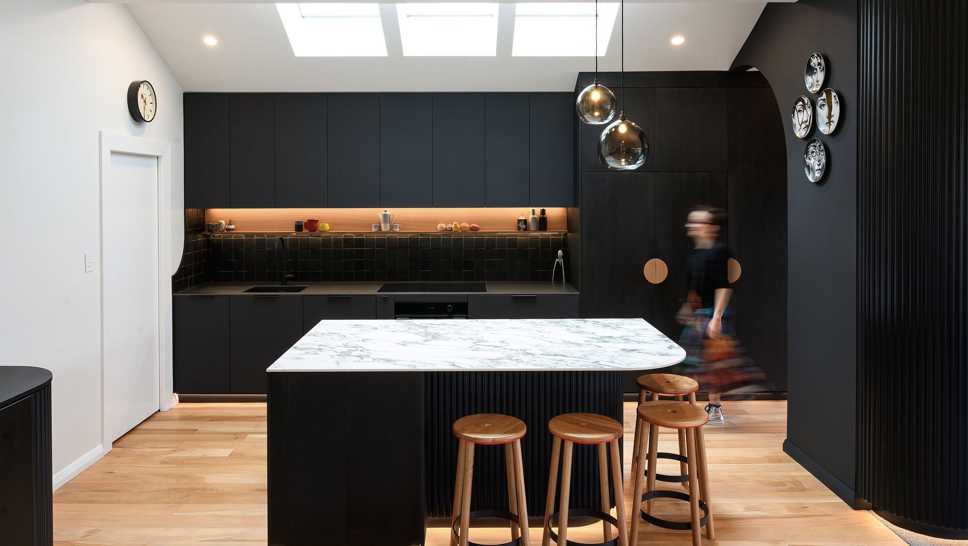 A new geometry of living banner