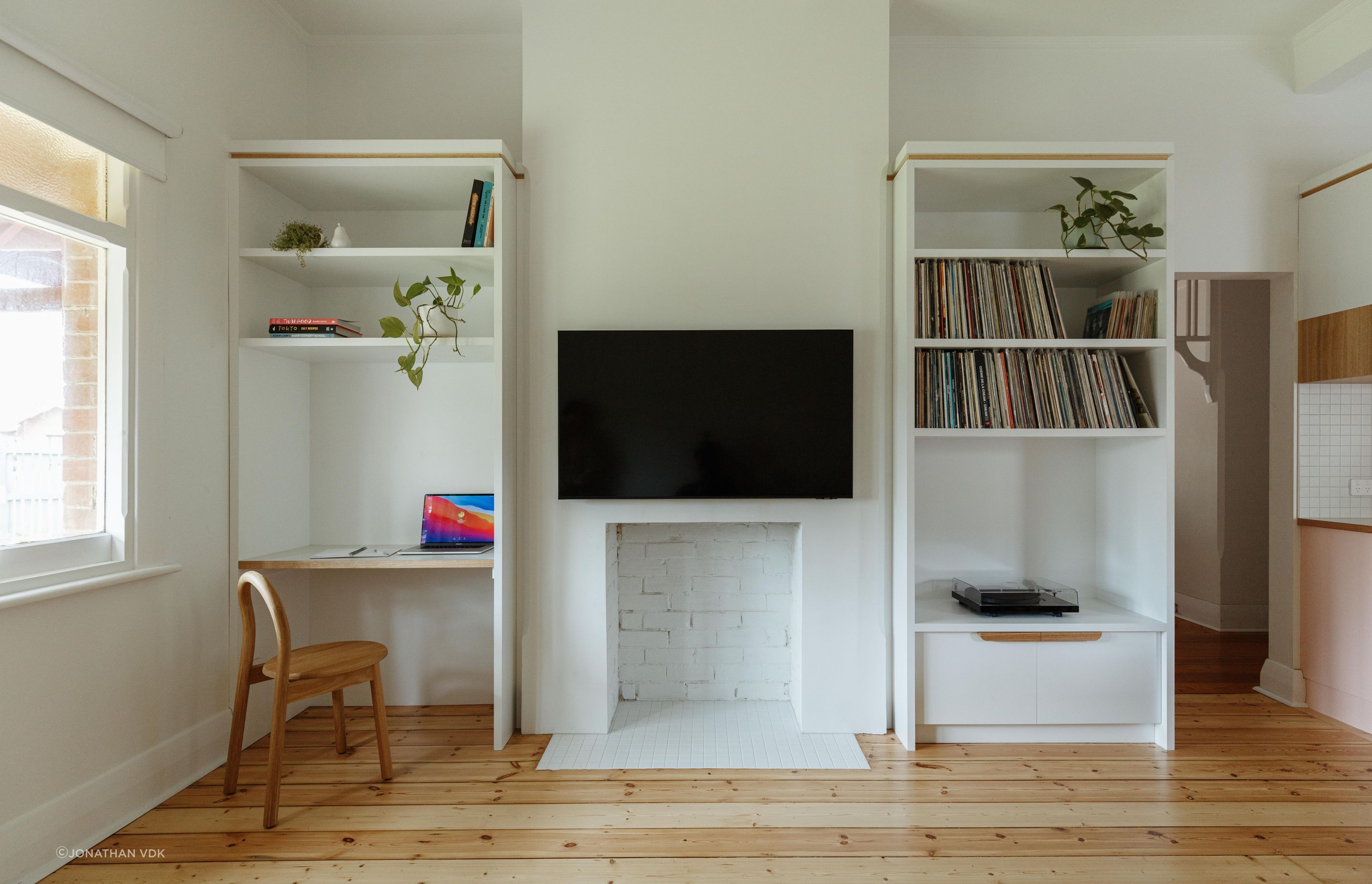 DK17453-min.jpg