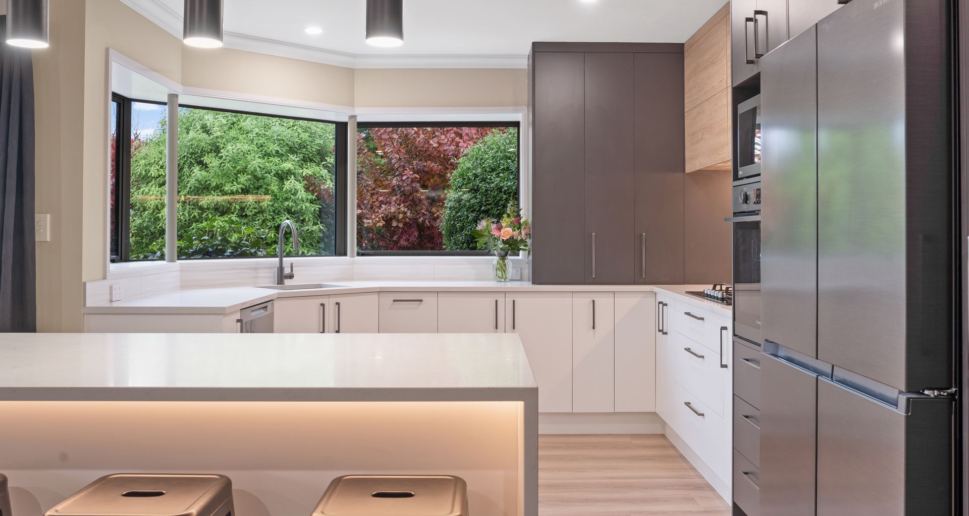 Contemporary Touchtex ZeroLine Kitchen - Burnside banner