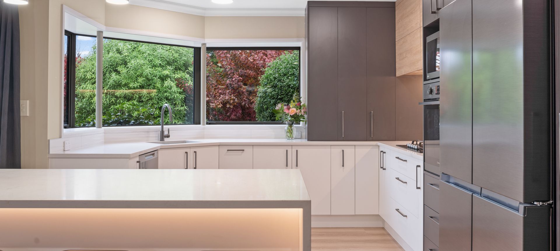 Contemporary Touchtex ZeroLine Kitchen - Burnside banner