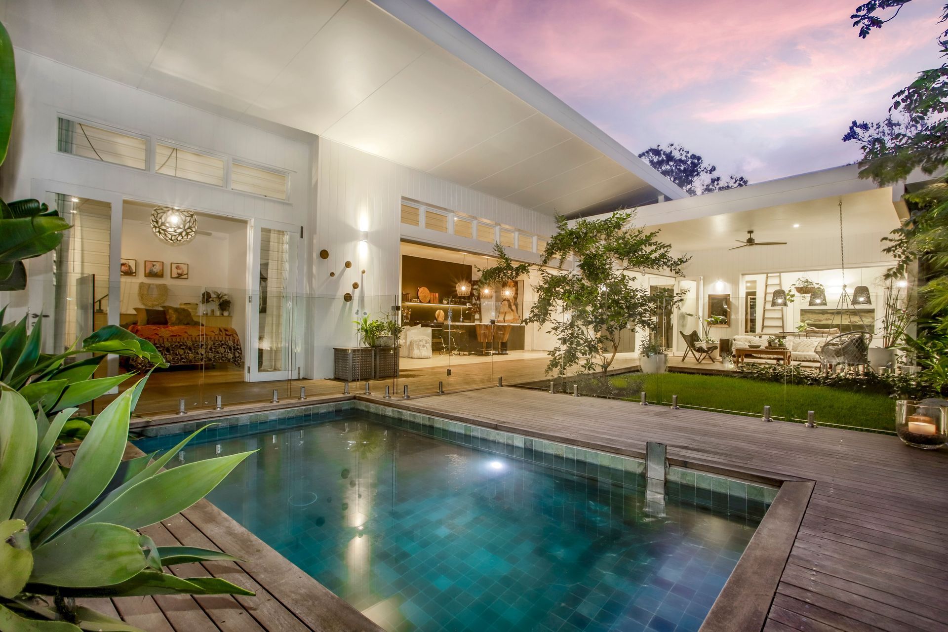 Bimbimbi House, Avalon