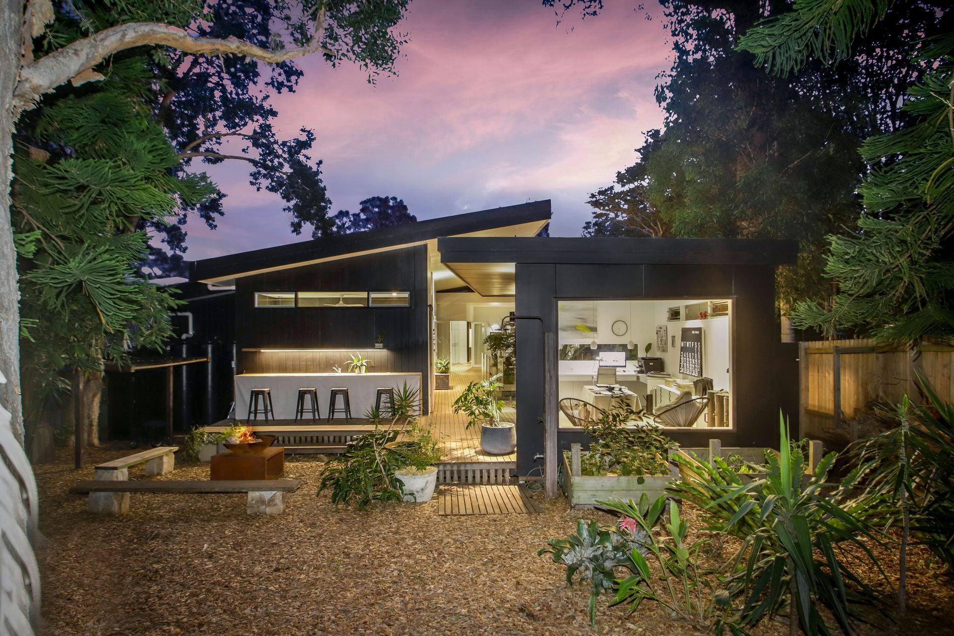 Bimbimbi House, Avalon