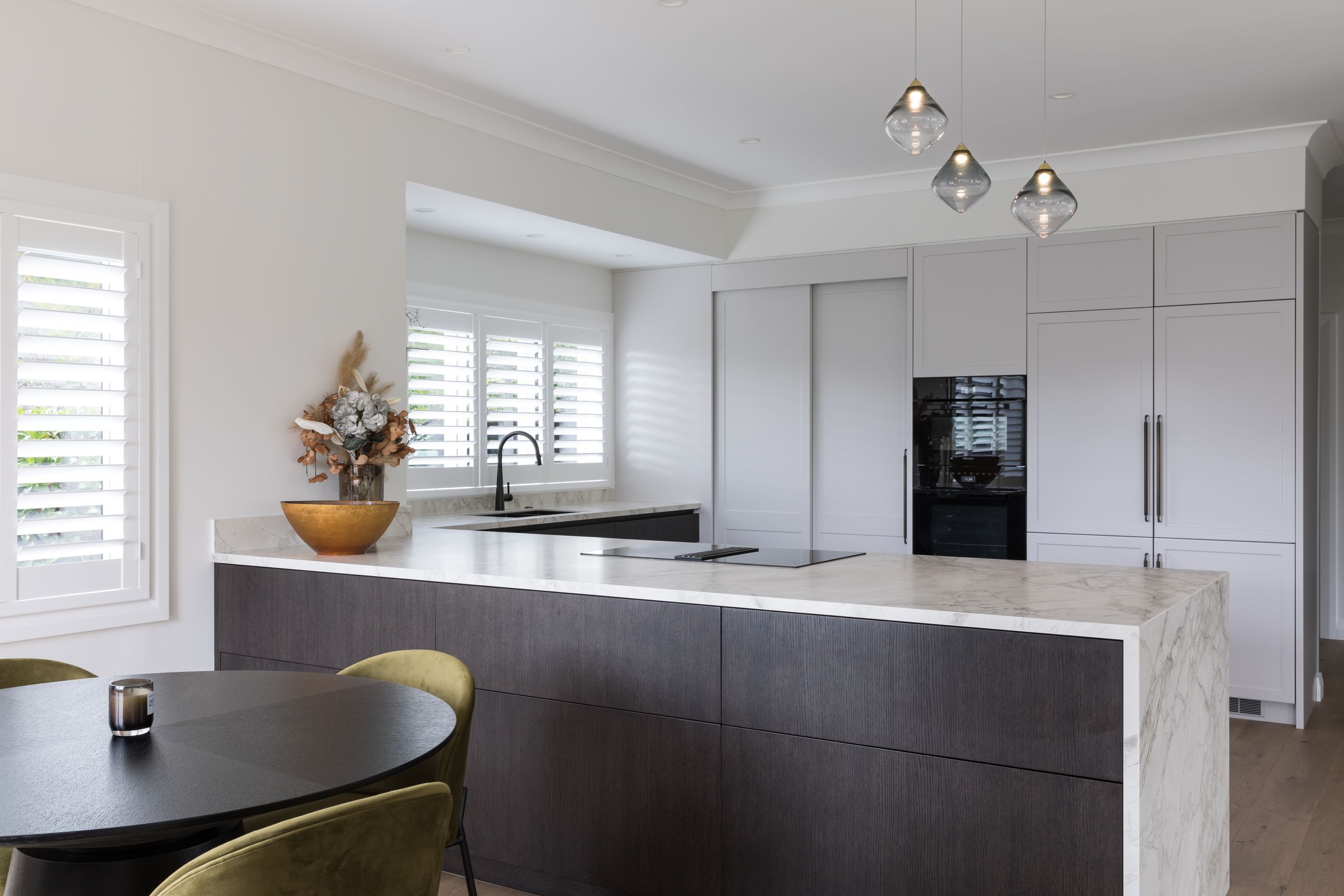Dezignatek Lana Grey on Ronda Profile. Designed by Julie Rees of Sojo Design Ltd.