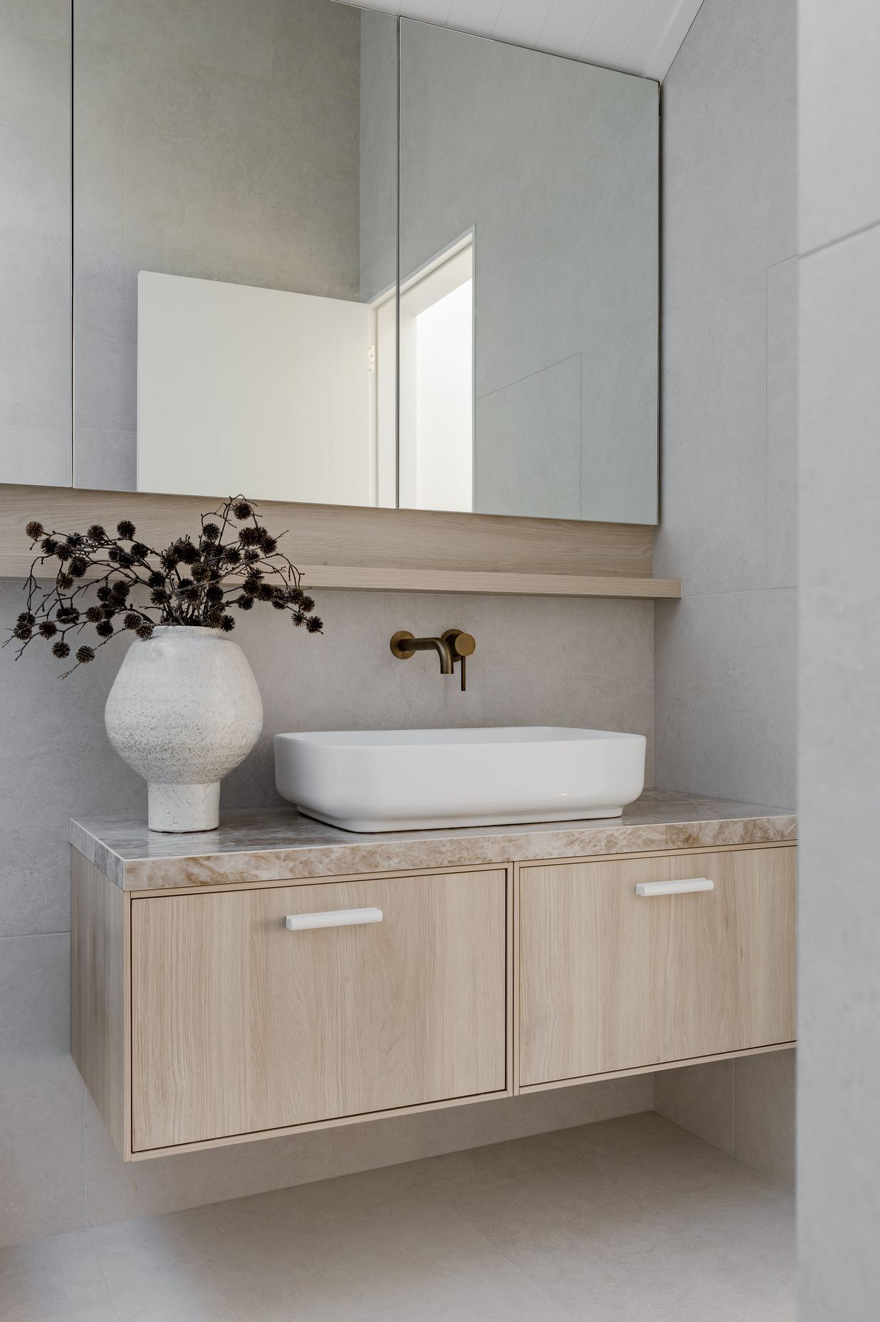 Family-BathroomDekton-Taga.jpg