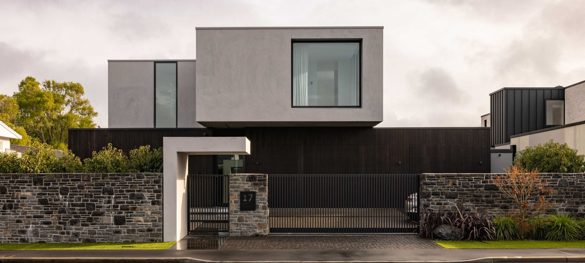 Overhang House banner