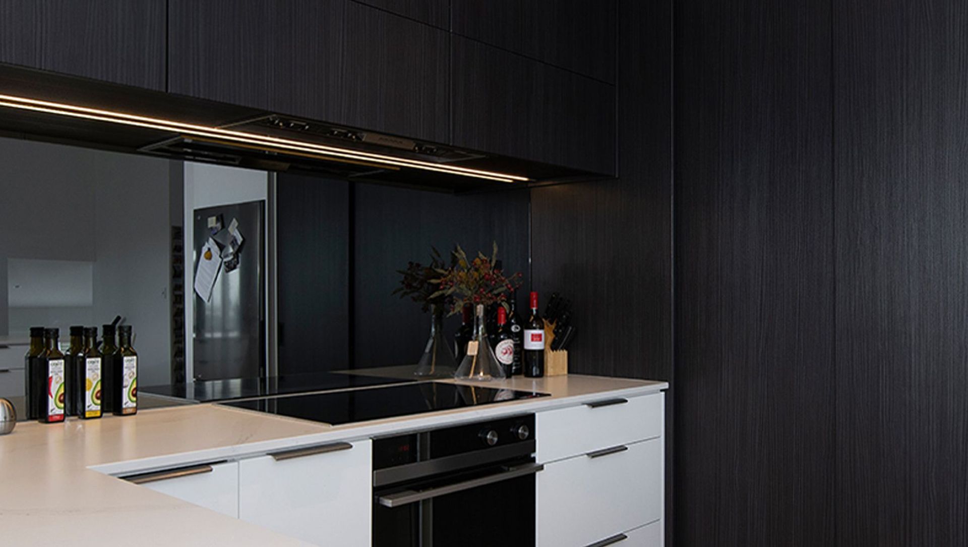 Dezignatek Dark Woodgrain Adds Drama banner