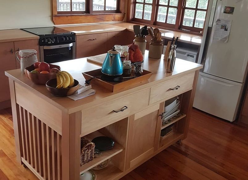 Kauri Kitchen For A Classic Kiwi Villa