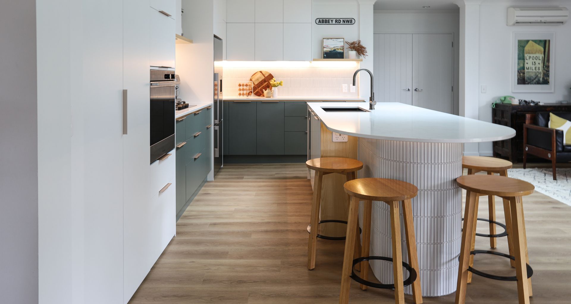 Curved island Kitchen banner