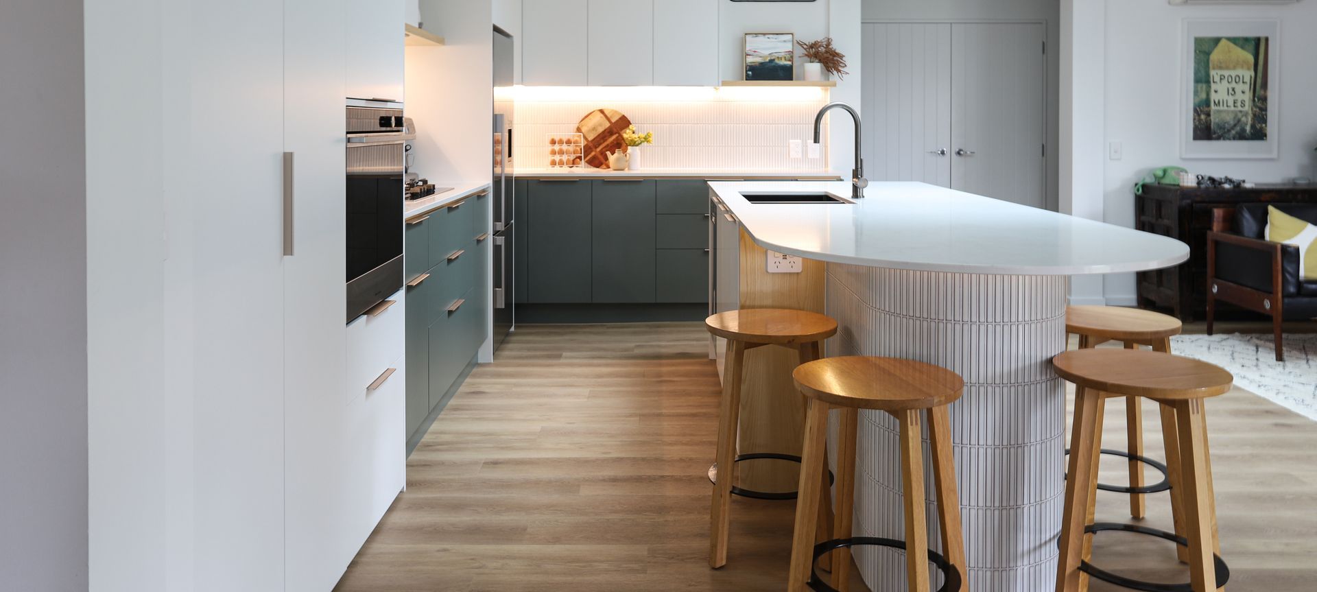 Curved island Kitchen banner
