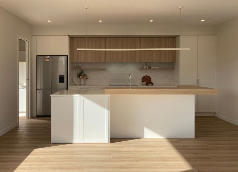 Profiled Doors and Feature Island Seating