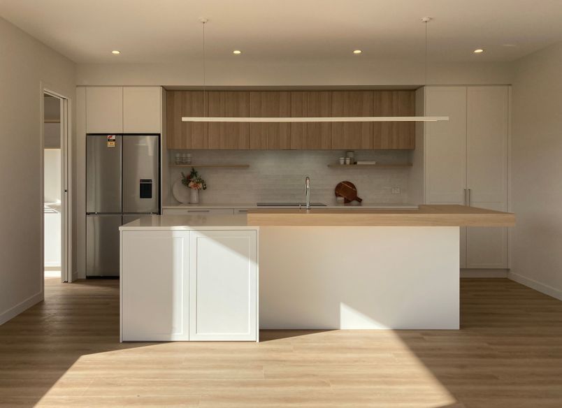 Profiled Doors and Feature Island Seating