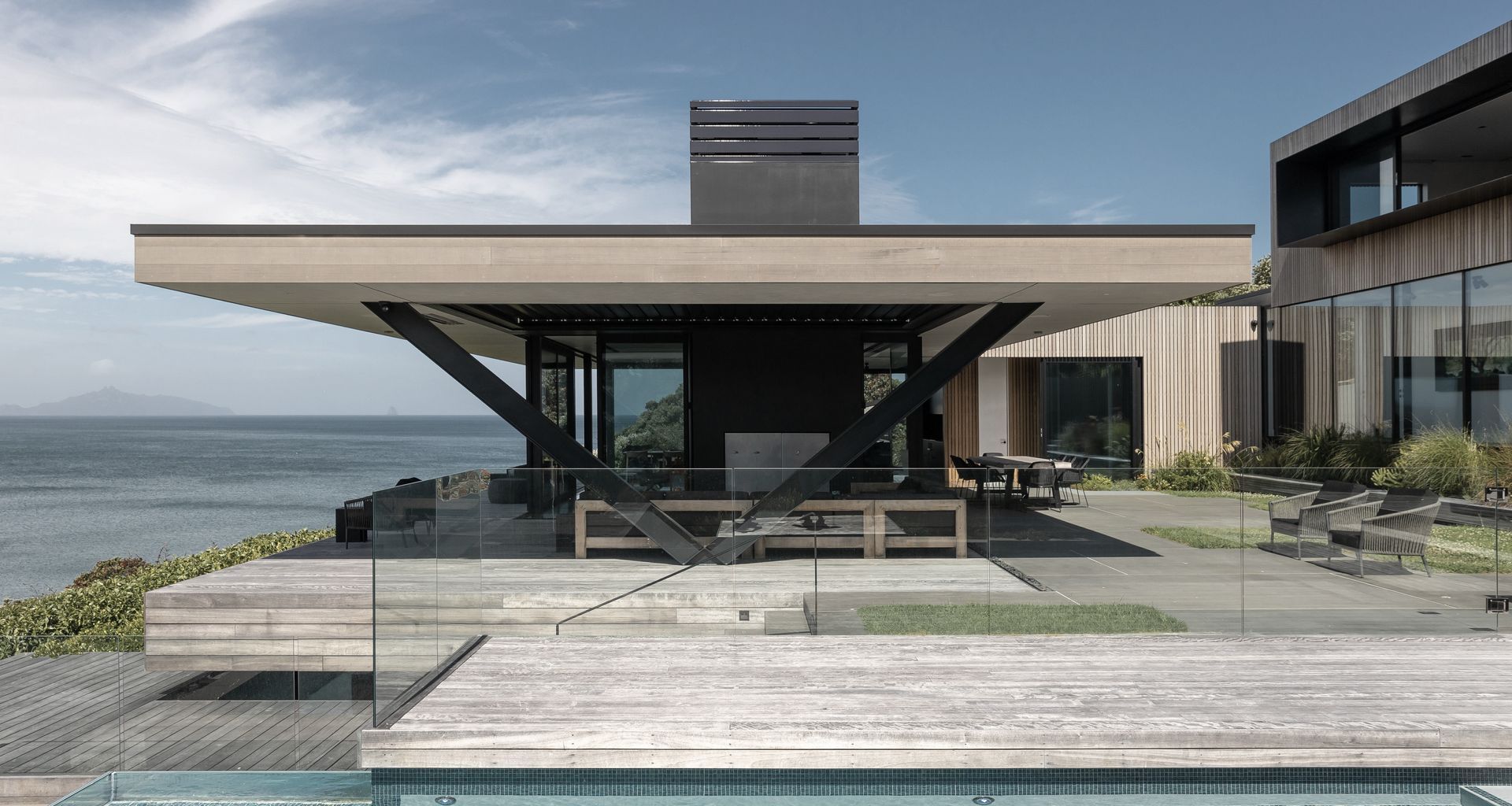 Waipu cliff house banner