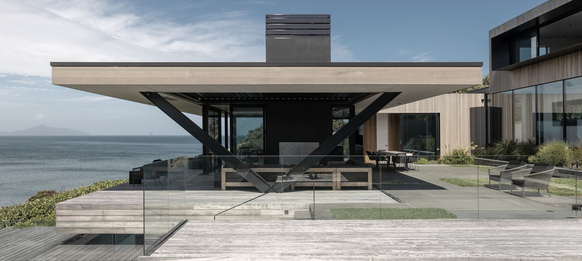 Waipu cliff house banner