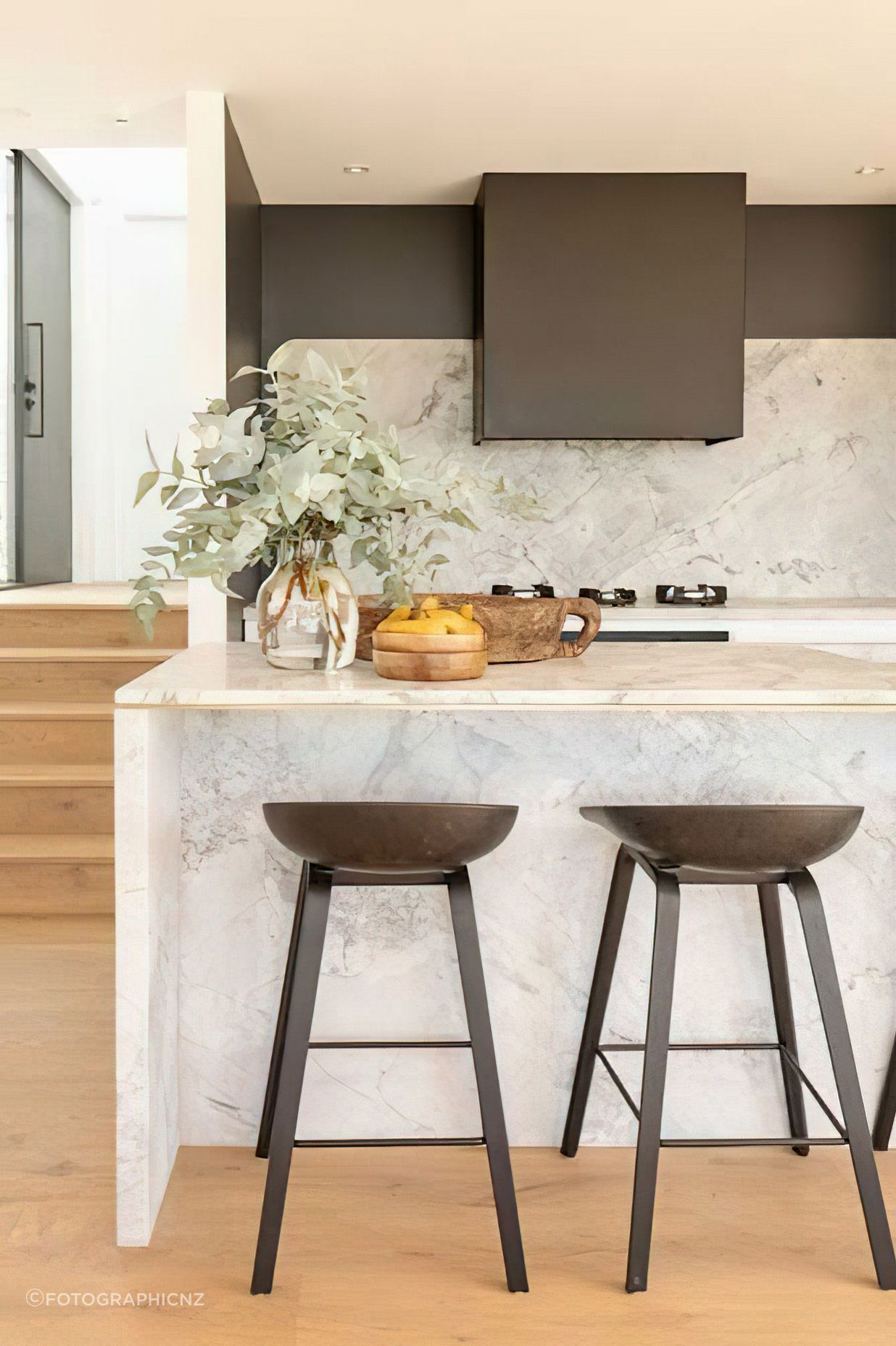 Kitchen & Bar Suede + Stone Showroom 2021