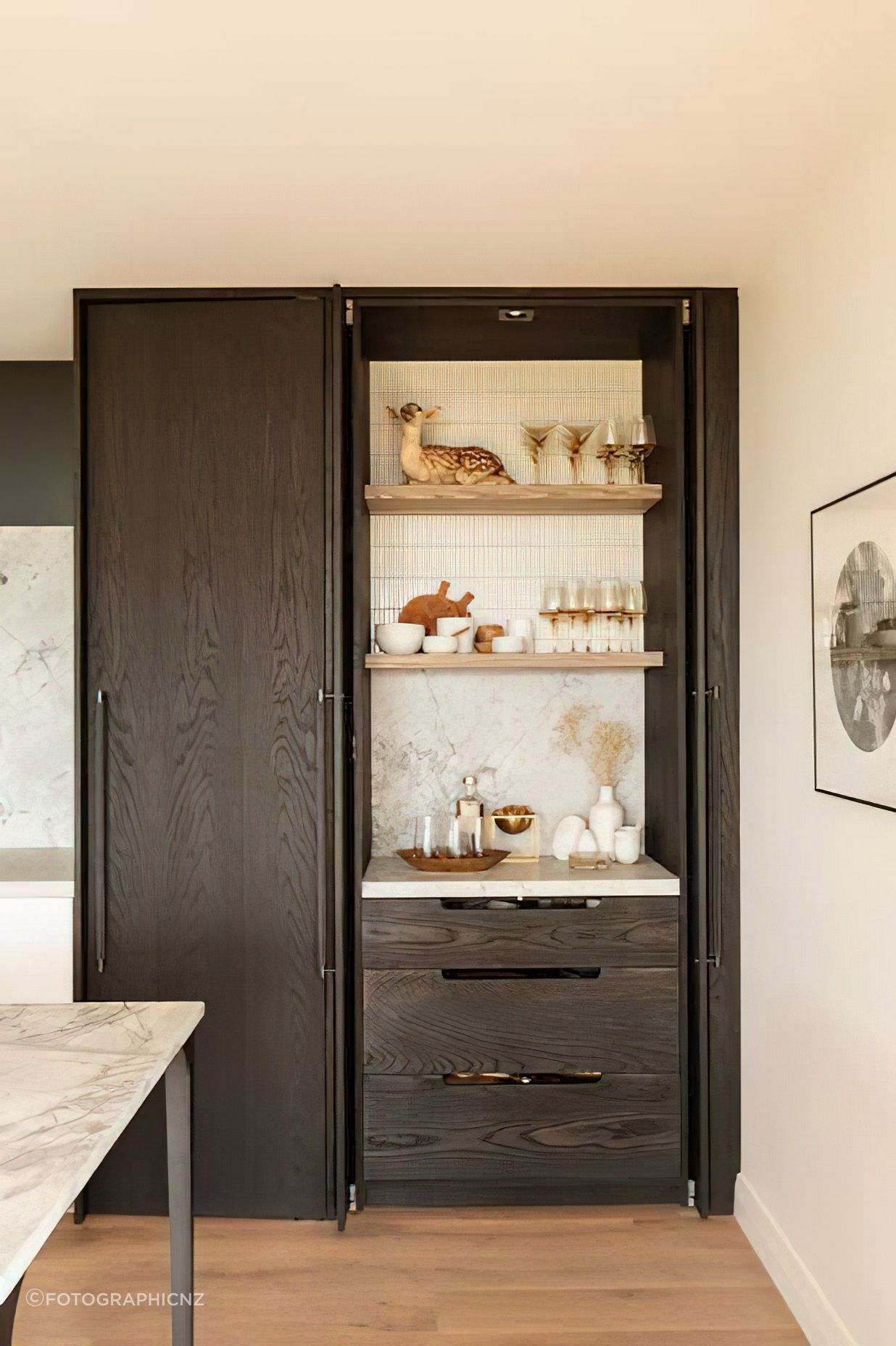 Kitchen & Bar Suede + Stone Showroom 2021