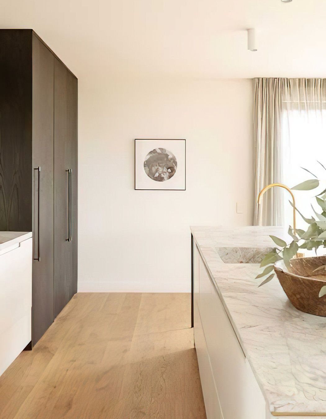 Kitchen & Bar Suede + Stone Showroom 2021