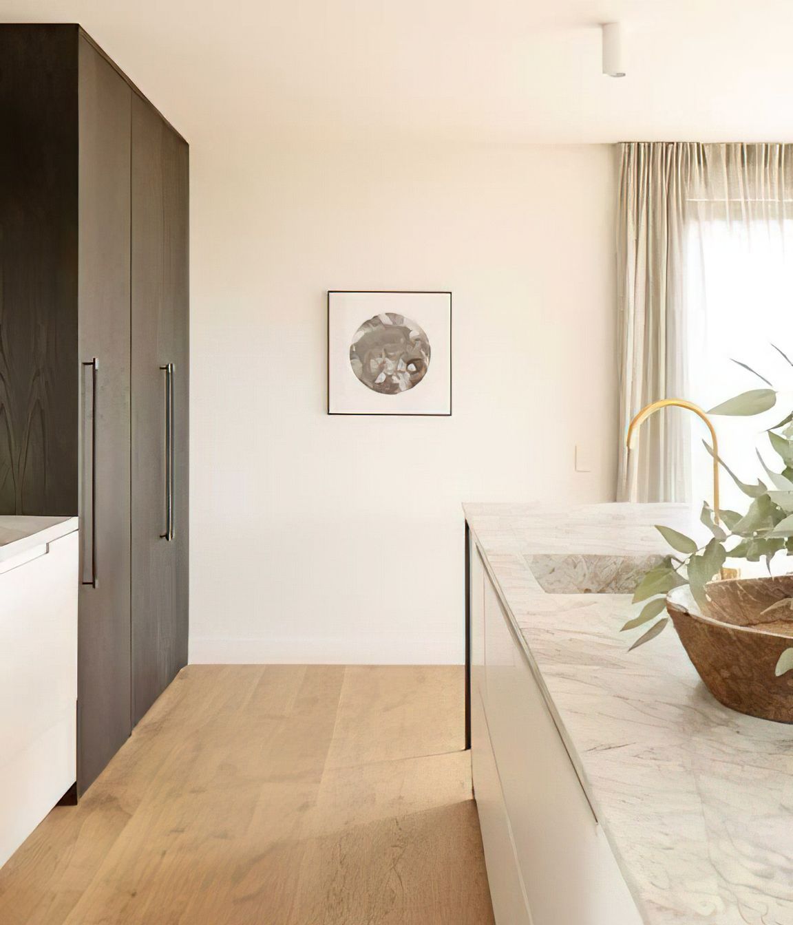 Kitchen & Bar Suede + Stone Showroom 2021