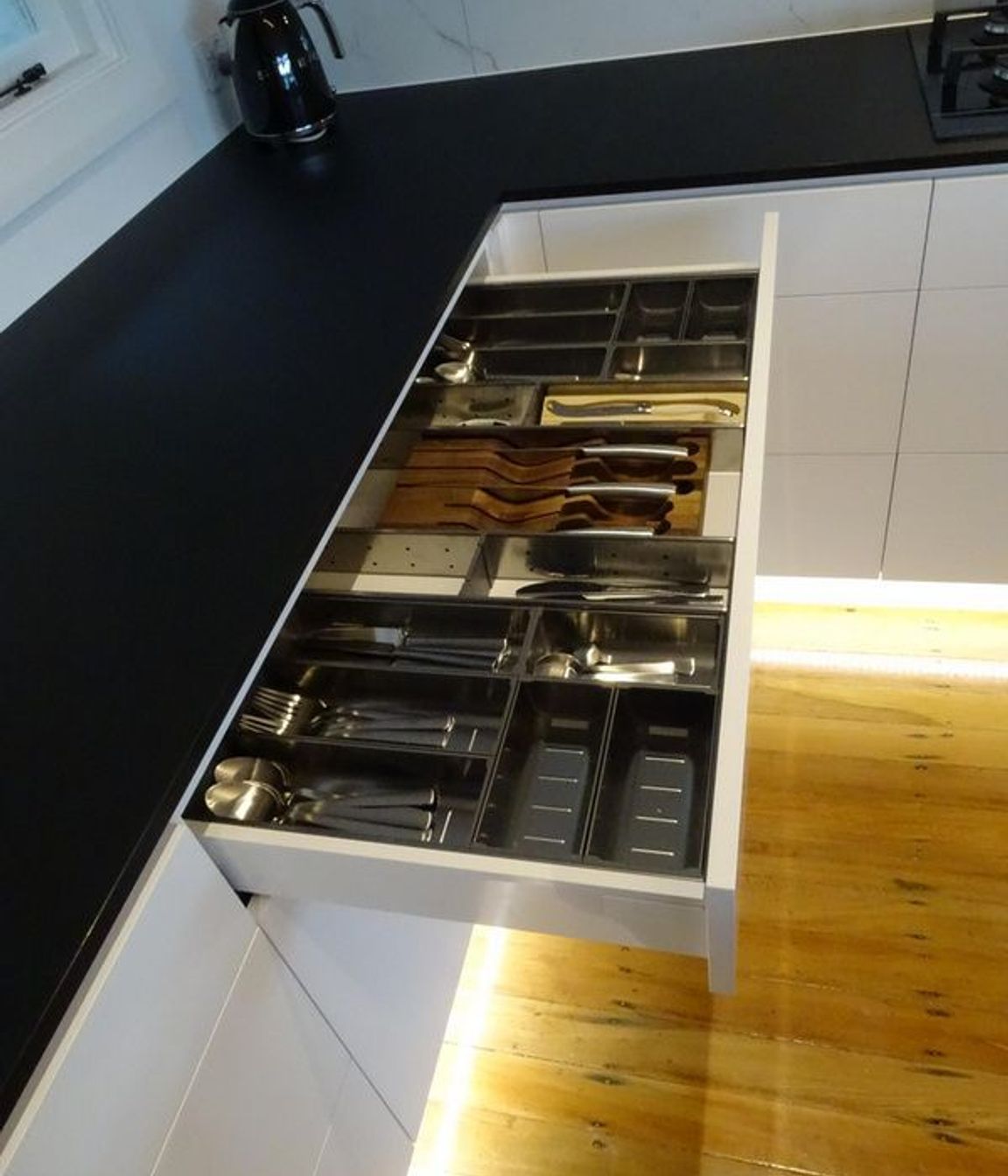 Kitchen cutlery storage and drawers