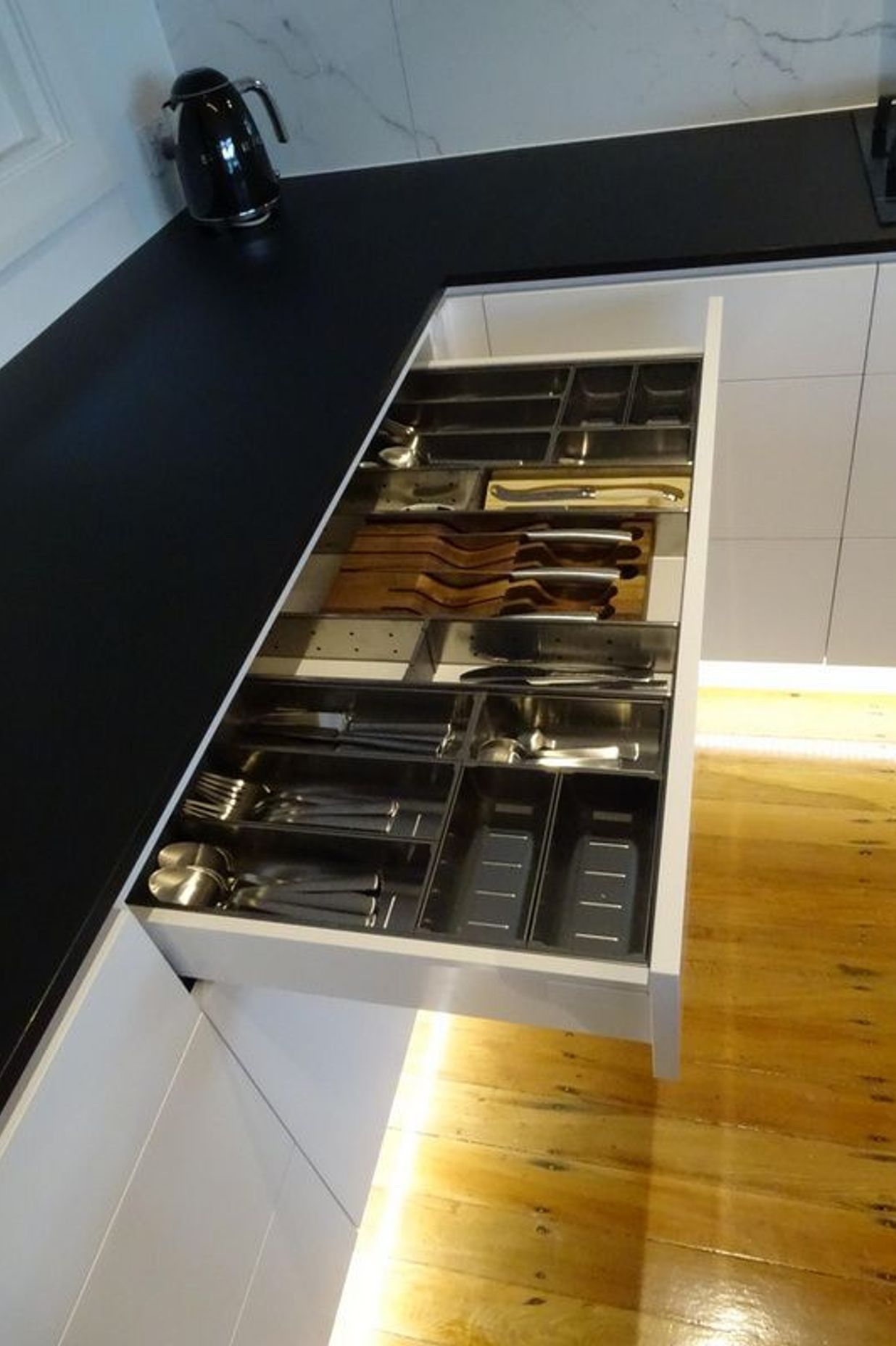 Kitchen cutlery storage and drawers