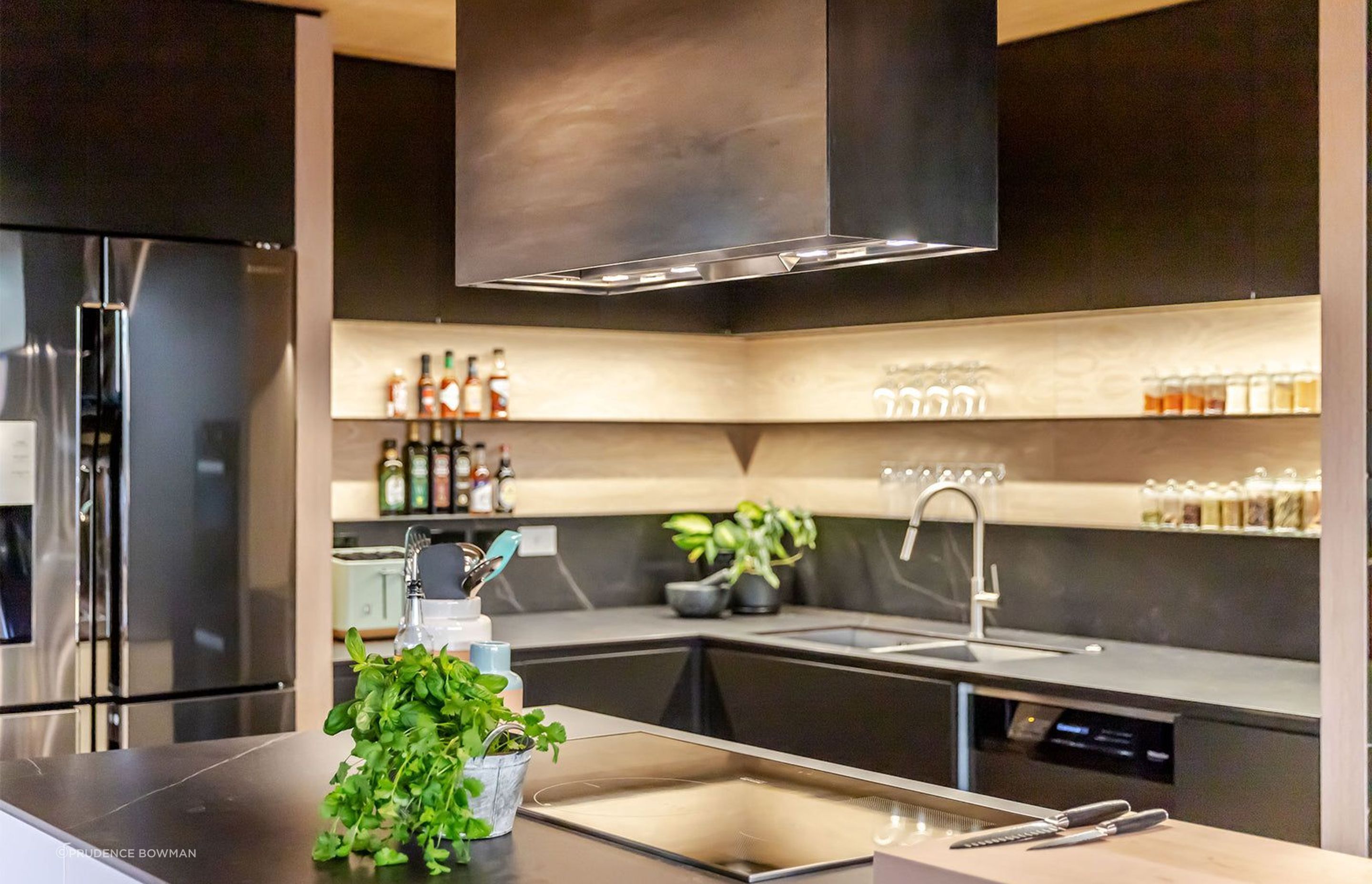 KitchenLiving-141600x.jpg