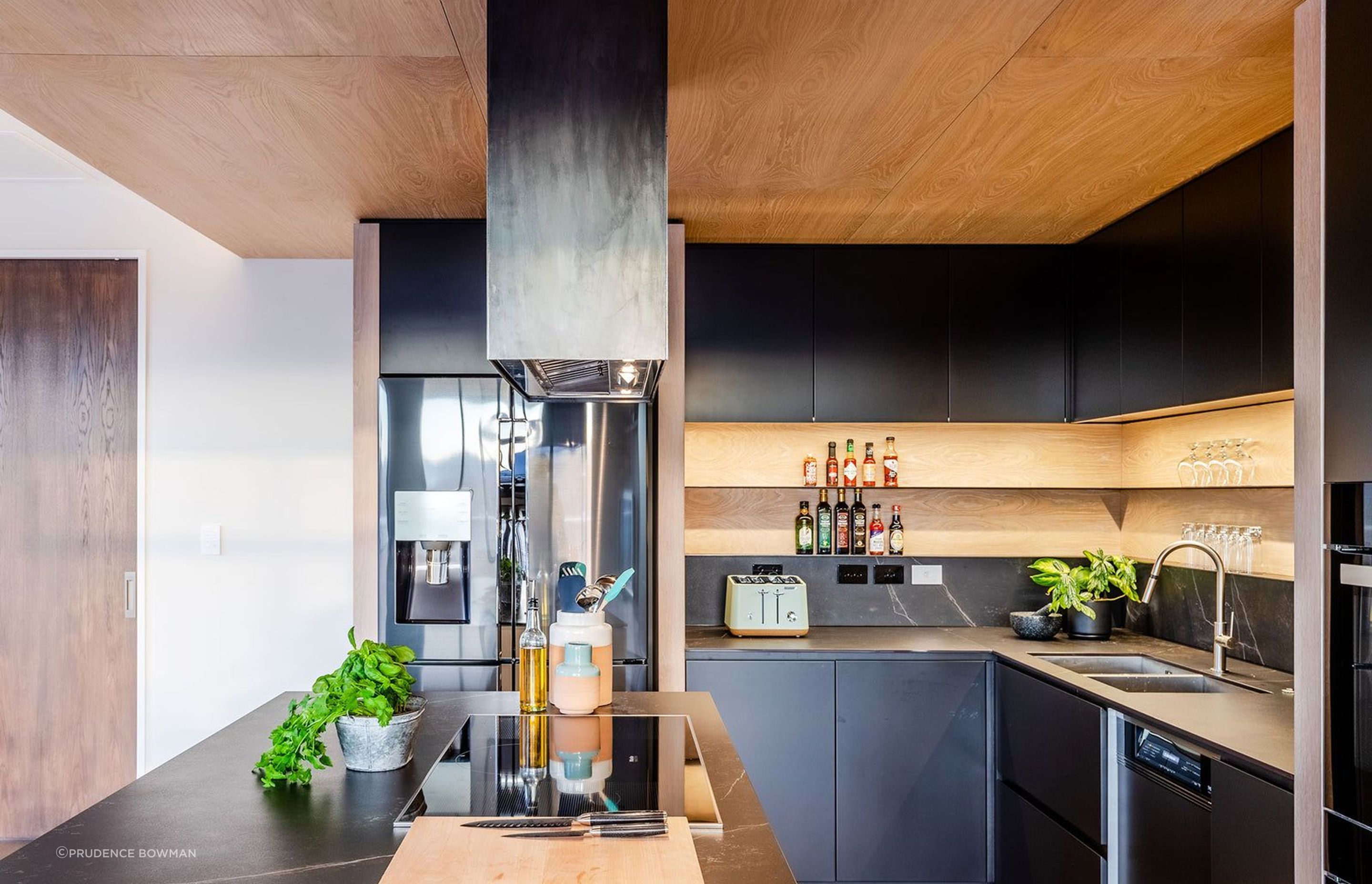 KitchenLiving-31600x.jpg