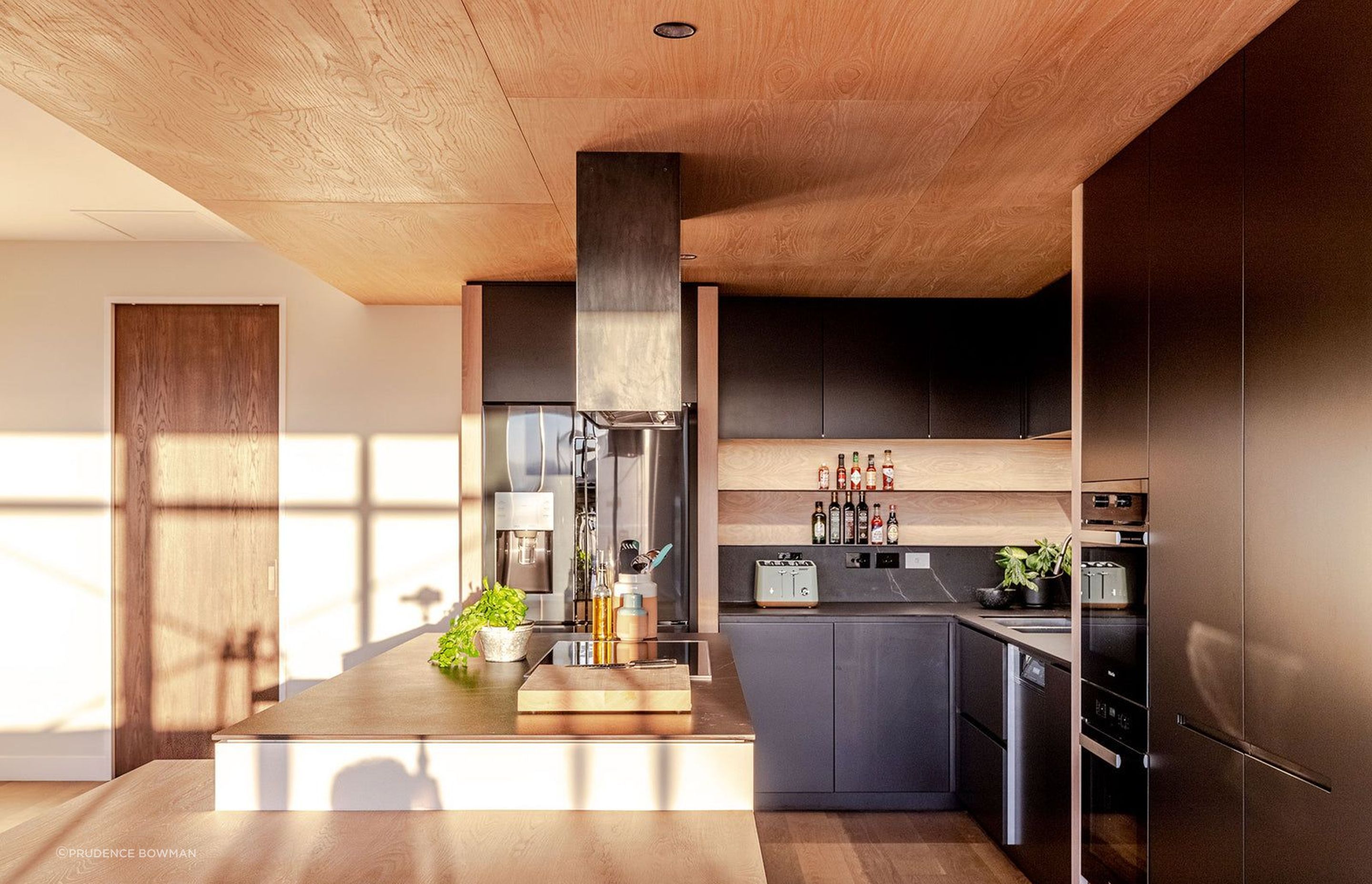 KitchenLiving-51600x.jpg