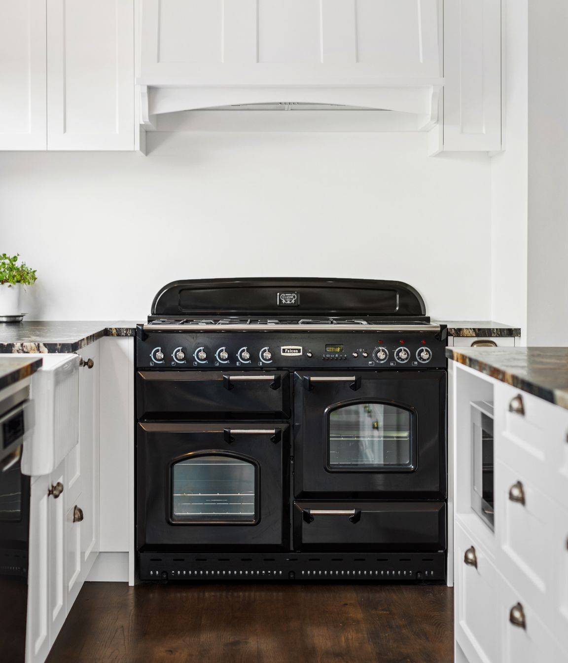 Kitchens by Perfect Lines