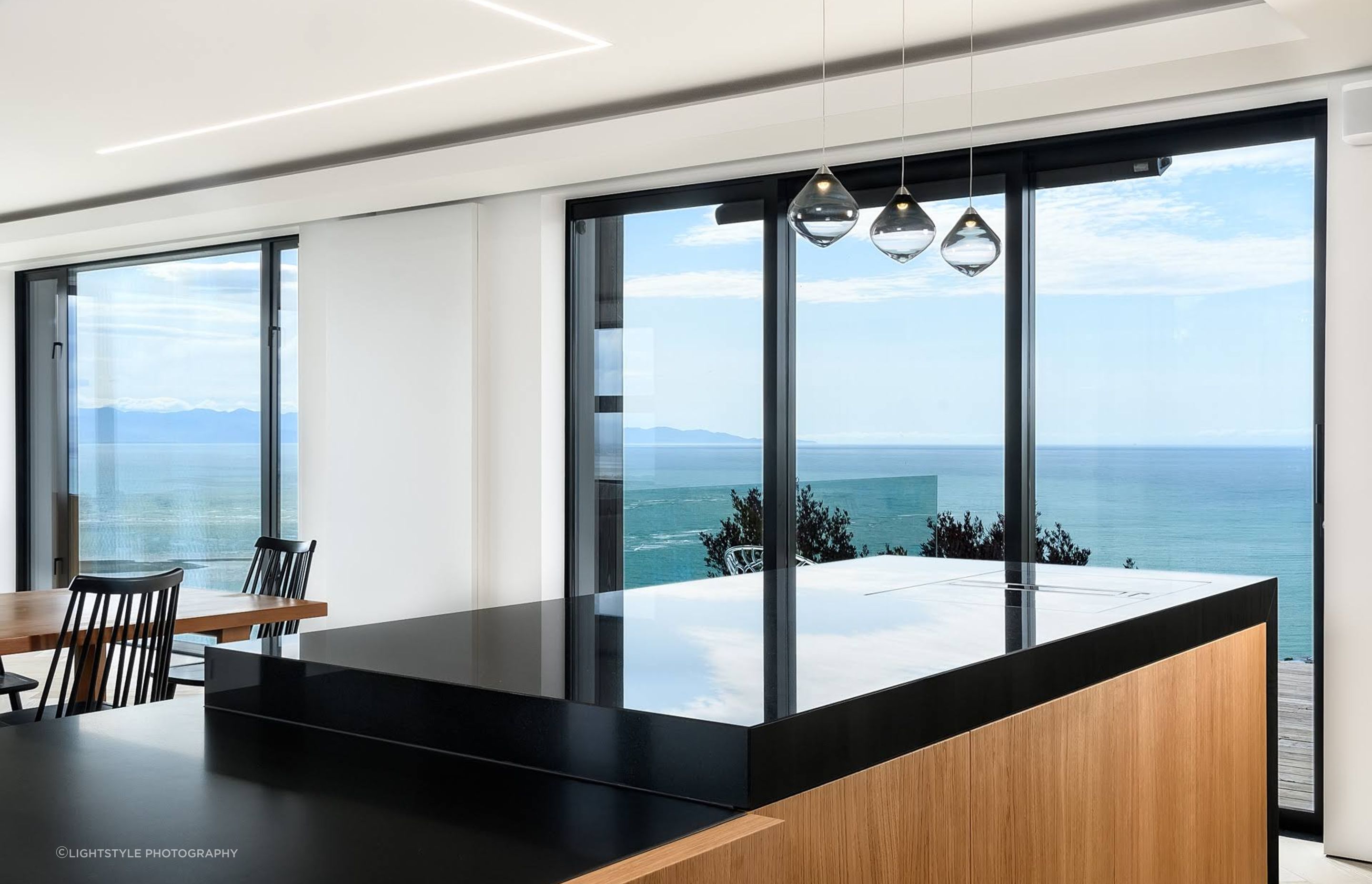 LivingDesignBellevueHeightsDSC8089-v2.jpg