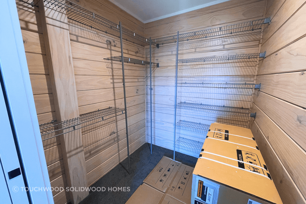 MH-SUNRISE-643-DblLandscape-2-Wardrobe-Jun25.png