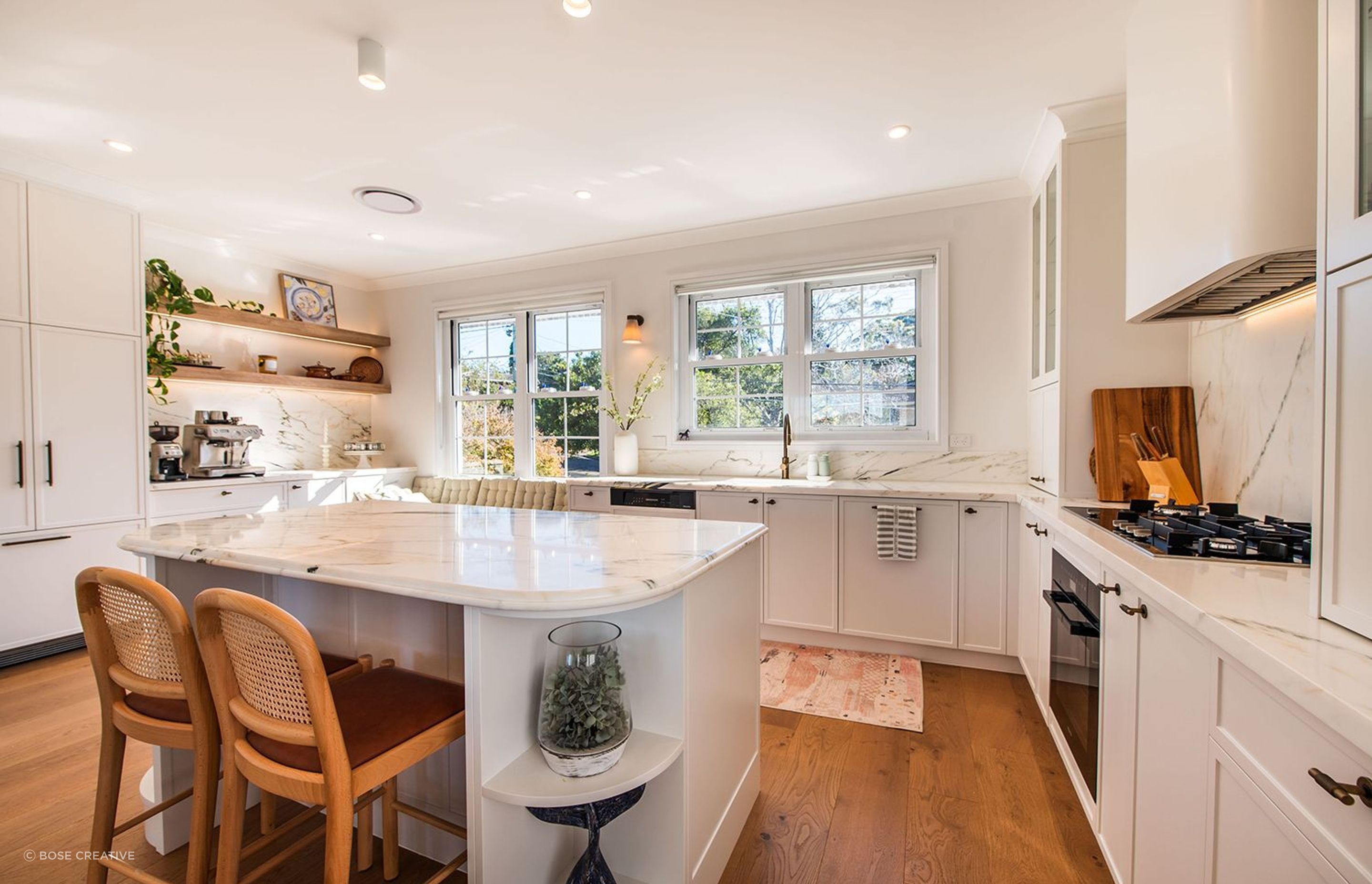 Modern-luxury-kitchen-design-premier-kitchens-sydney-meile-laminex-dulux-elica-03.jpg