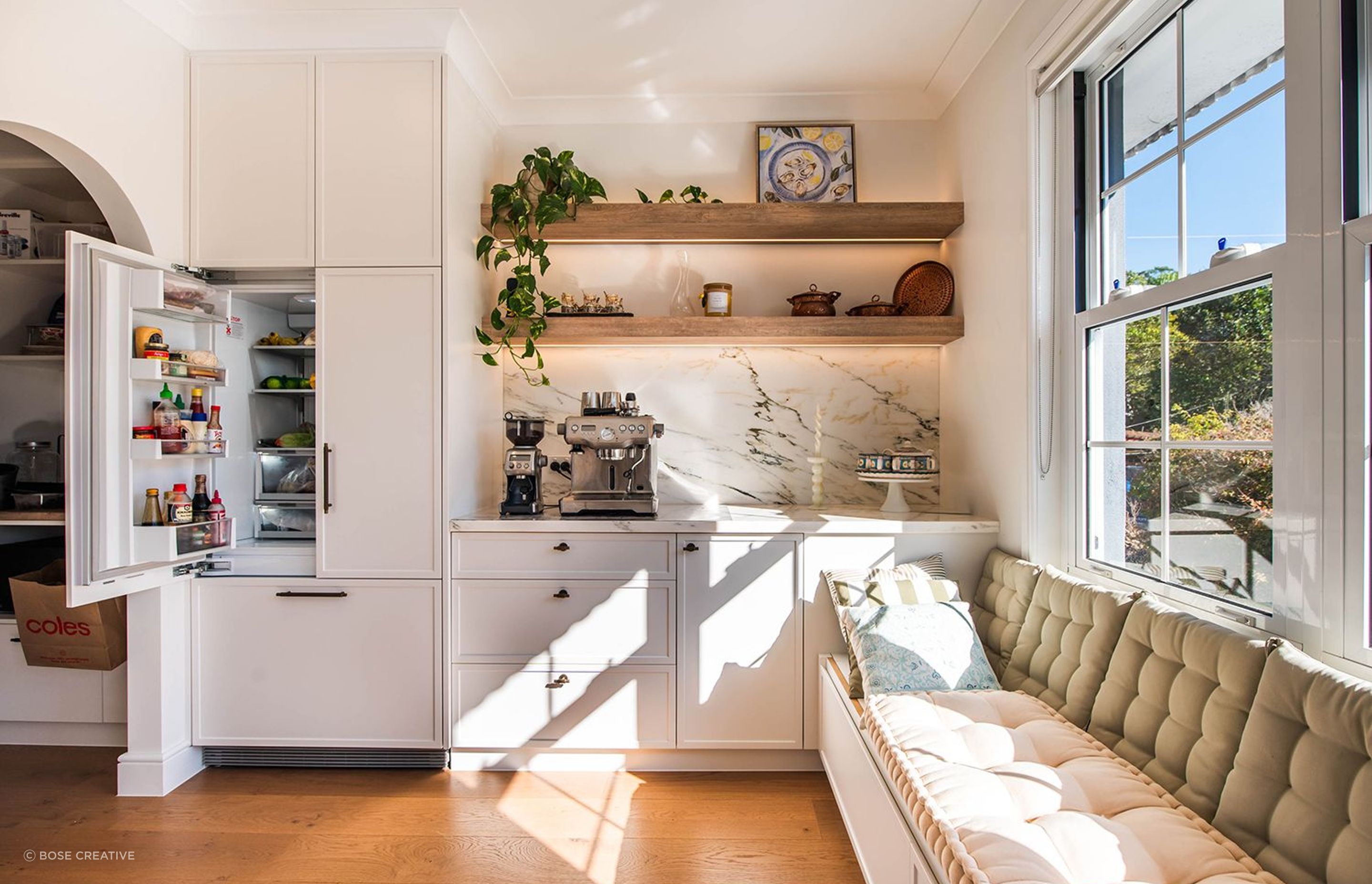 Modern-luxury-kitchen-design-premier-kitchens-sydney-meile-laminex-dulux-elica-06.jpg